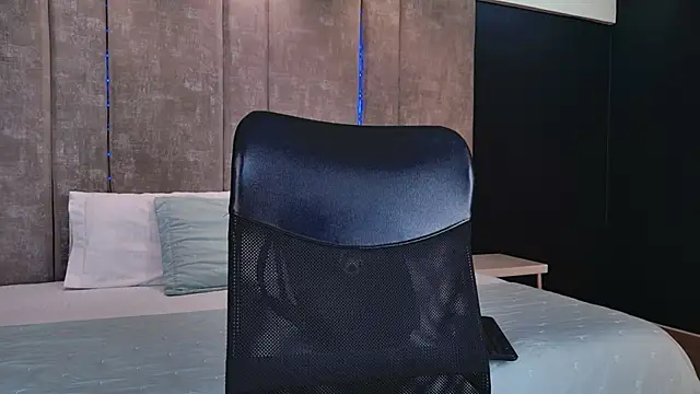 Snapshot of PaulinaDuarte chatting on 11-06-25, 12:06 PaulinaDuarte online show from 11-06-25, 12:06