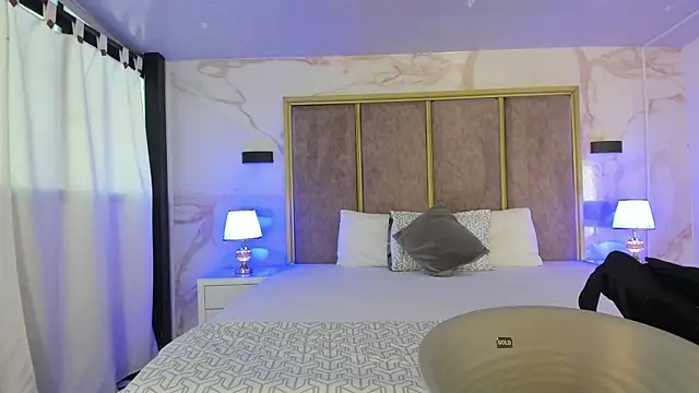 Snapshot of PaulinaDuarte chatting on 11-15-25, 12:02 PaulinaDuarte online show from 11-15-25, 12:02