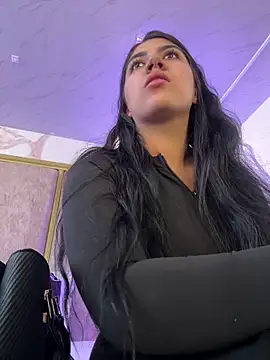 Snapshot of PaulinaDuarte chatting on 11-27-25, 12:07 PaulinaDuarte online show from 11-27-25, 12:07