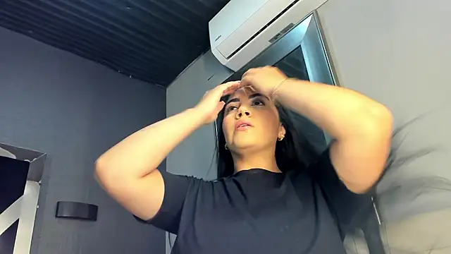 Snapshot of PaulinaDuarte chatting on 05-25-26, 11:16 PaulinaDuarte online show from 05-25-26, 11:16