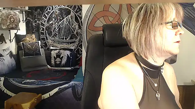 Snapshot of TittenMichelle chatting on 07-12-26, 03:52 TittenMichelle online show from 07-12-26, 03:52