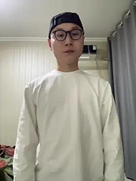 Snapshot of Eric246 chatting on 02-20-26, 04:51 Eric246 online show from 02-20-26, 04:51