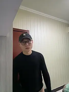 Snapshot of Eric246 chatting on 02-24-26, 03:54 Eric246 online show from 02-24-26, 03:54