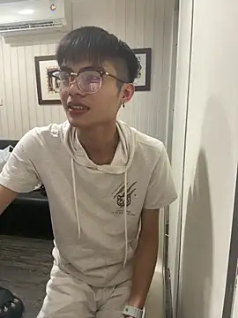 mumuowl online show from 09-25-25, 05:16