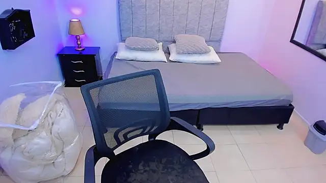 Snapshot of Lana_stone_ chatting on 02-01-25, 03:30 Lana stone online show from 02-01-25, 03:30