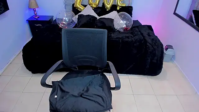 Snapshot of Lana_stone_ chatting on 02-15-25, 08:22 Lana stone online show from 02-15-25, 08:22