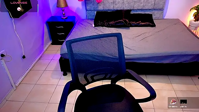 Snapshot of Lana_stone_ chatting on 09-12-25, 03:28 Lana stone online show from 09-12-25, 03:28