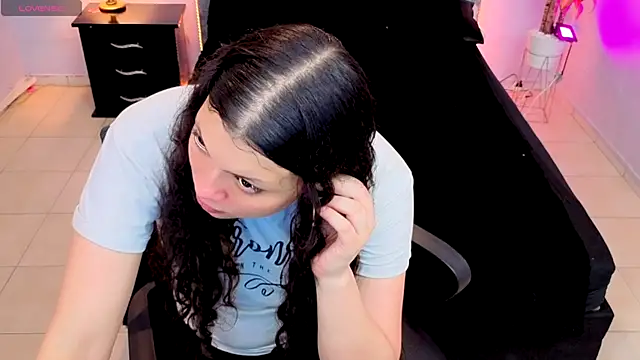 Snapshot of Lana_stone_ chatting on 10-23-25, 03:17 Lana stone online show from 10-23-25, 03:17