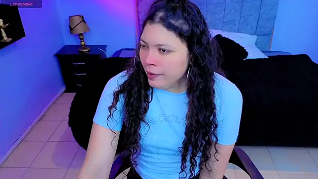 Snapshot of Lana_stone_ chatting on 10-28-25, 03:43 Lana stone online show from 10-28-25, 03:43