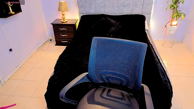 Snapshot of Lana_stone_ chatting on 11-09-25, 03:27 Lana stone online show from 11-09-25, 03:27