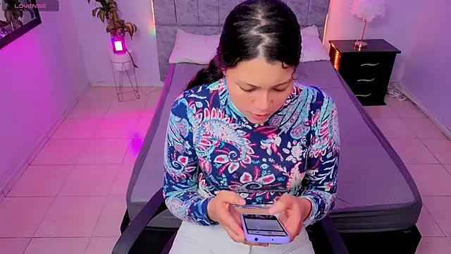 Lana stone  online show from 12-20-25, 03:13