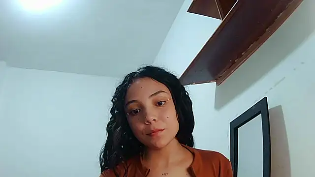 Snapshot of linzeysmith4 chatting on 12-30-24, 09:59 linzeysmith4 online show from 12-30-24, 09:59