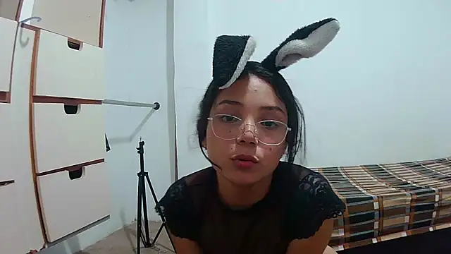 Snapshot of linzeysmith4 chatting on 03-15-25, 06:58 linzeysmith4 online show from 03-15-25, 06:58