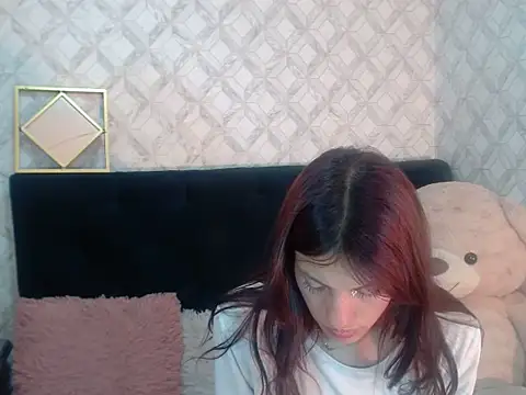 Emma-Wilson online show from 09-25-25, 05:22