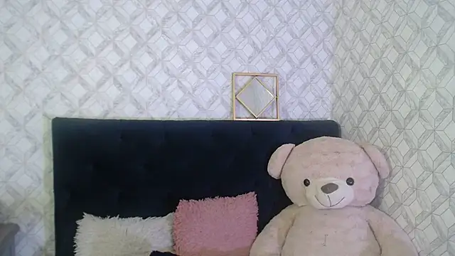 Emma-Wilson online show from 10-06-25, 04:21