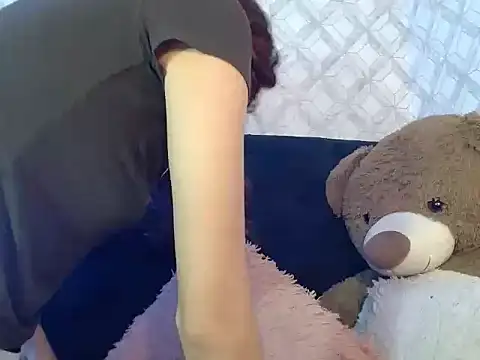 Emma-Wilson online show from 04-15-26, 04:36