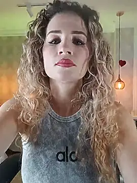 Shantall   online show from 02-20-26, 11:00