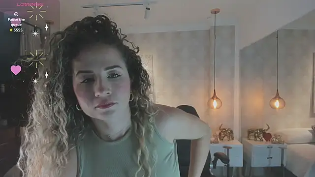 Snapshot of Shantall__ chatting on 06-18-26, 11:36 Shantall online show from 06-18-26, 11:36