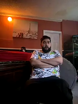 Snapshot of bigdickgio6923 chatting on 11-21-25, 06:01 bigdickgio6923 online show from 11-21-25, 06:01