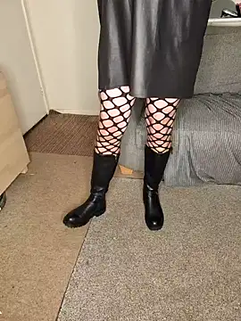 Snapshot of ellie-tv chatting on 11-11-25, 09:53 ellie-tv online show from 11-11-25, 09:53