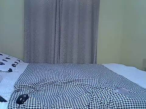 Snapshot of sweet_love002 chatting on 12-03-25, 09:29 sweet love002 online show from 12-03-25, 09:29