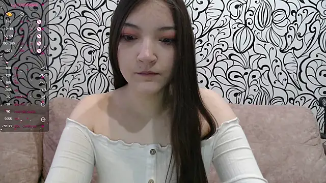 Snapshot of AlisaDevis chatting on 12-21-25, 11:50 AlisaDevis online show from 12-21-25, 11:50