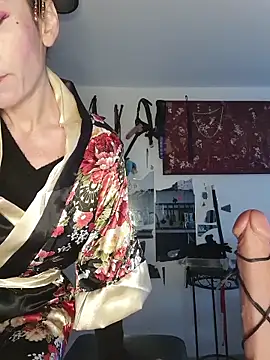 freyamoret online show from 05-18-26, 04:07