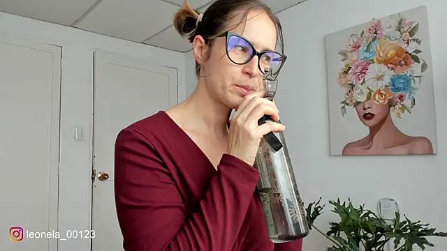 cuddlingbunny online show from 06-12-26, 04:17