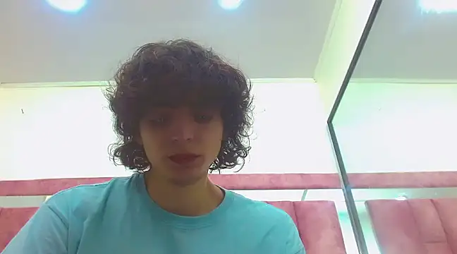 Snapshot of Sr_BonnyEthan chatting on 01-31-25, 01:34 Sr BonnyEthan online show from 01-31-25, 01:34