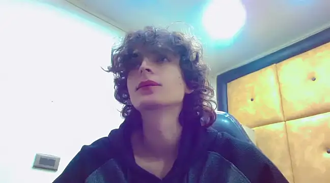 Snapshot of Sr_BonnyEthan chatting on 03-04-25, 01:38 Sr BonnyEthan online show from 03-04-25, 01:38