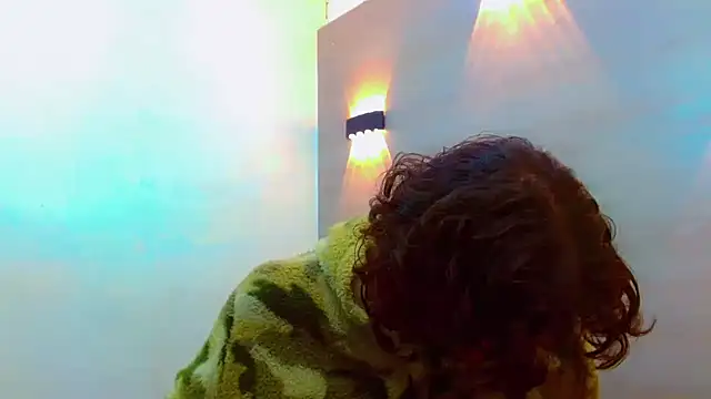 Snapshot of Sr_BonnyEthan chatting on 10-25-25, 02:13 Sr BonnyEthan online show from 10-25-25, 02:13