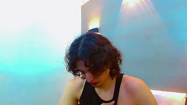 Snapshot of Sr_BonnyEthan chatting on 10-28-25, 01:25 Sr BonnyEthan online show from 10-28-25, 01:25