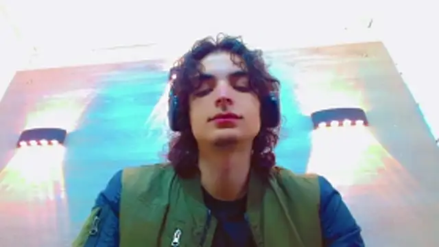 Snapshot of Sr_BonnyEthan chatting on 11-04-25, 01:43 Sr BonnyEthan online show from 11-04-25, 01:43