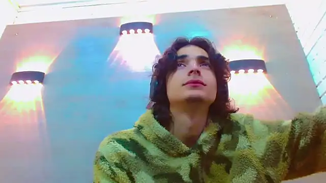 Snapshot of Sr_BonnyEthan chatting on 11-11-25, 01:44 Sr BonnyEthan online show from 11-11-25, 01:44