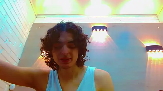 Snapshot of Sr_BonnyEthan chatting on 11-15-25, 02:13 Sr BonnyEthan online show from 11-15-25, 02:13