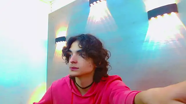 Snapshot of Sr_BonnyEthan chatting on 11-18-25, 04:33 Sr BonnyEthan online show from 11-18-25, 04:33