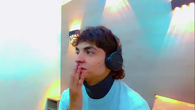 Snapshot of Sr_BonnyEthan chatting on 12-04-25, 02:04 Sr BonnyEthan online show from 12-04-25, 02:04