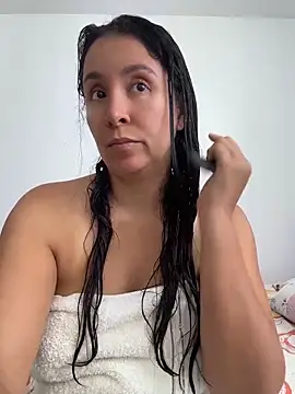 Snapshot of emely_sexx20 chatting on 06-16-26, 04:20 emely sexx20 online show from 06-16-26, 04:20