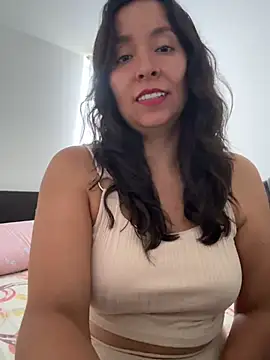Snapshot of emely_sexx20 chatting on 06-30-26, 10:44 emely sexx20 online show from 06-30-26, 10:44