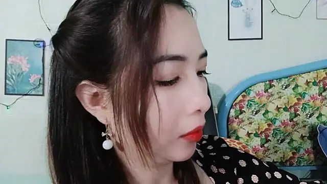 Snapshot of Lanian_99 chatting on 12-18-25, 12:27 Lanian 99 online show from 12-18-25, 12:27