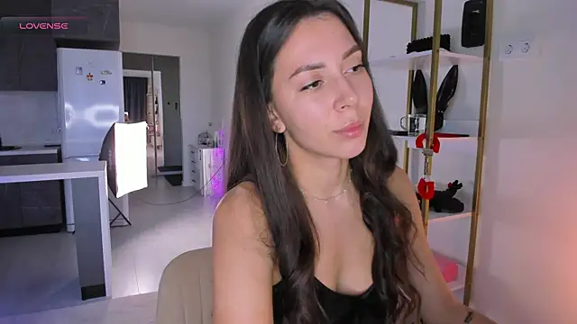 Snapshot of princess_ashley_ chatting on 06-23-26, 01:09 princess ashley online show from 06-23-26, 01:09