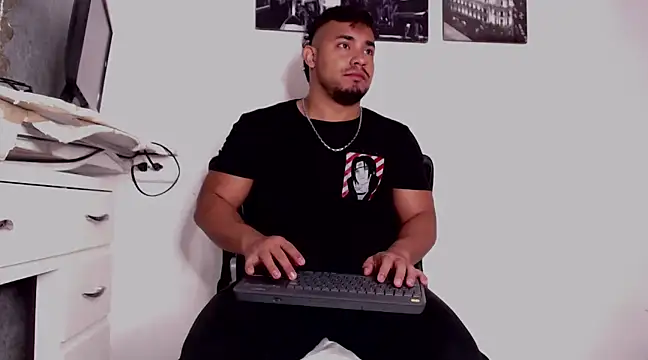 BrianMalonee online show from 01-24-25, 01:36