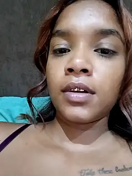 Snapshot of Indianqueen03 chatting on 01-27-25, 06:41 Indianqueen03 online show from 01-27-25, 06:41