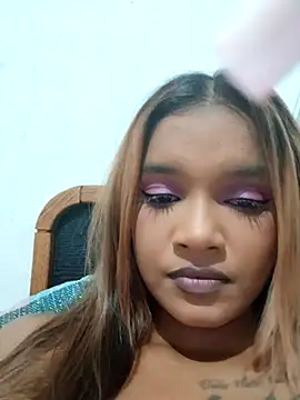 Snapshot of Indianqueen03 chatting on 03-19-25, 06:23 Indianqueen03 online show from 03-19-25, 06:23