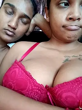 Snapshot of Indianqueen03 chatting on 09-29-25, 11:26 Indianqueen03 online show from 09-29-25, 11:26