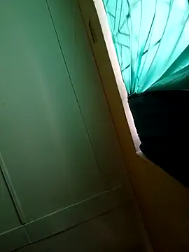 Snapshot of Indianqueen03 chatting on 10-13-25, 12:27 Indianqueen03 online show from 10-13-25, 12:27