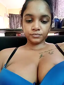 Snapshot of Indianqueen03 chatting on 11-25-25, 01:55 Indianqueen03 online show from 11-25-25, 01:55