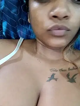 Snapshot of Indianqueen03 chatting on 01-09-26, 01:25 Indianqueen03 online show from 01-09-26, 01:25