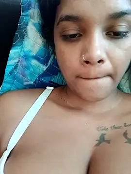 Snapshot of Indianqueen03 chatting on 01-15-26, 01:26 Indianqueen03 online show from 01-15-26, 01:26