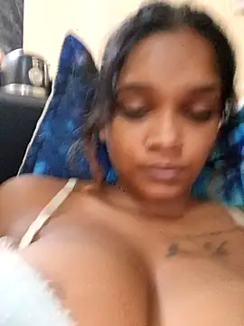 Snapshot of Indianqueen03 chatting on 02-02-26, 07:12 Indianqueen03 online show from 02-02-26, 07:12